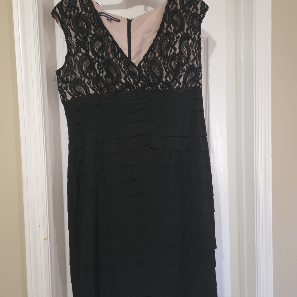 Elegant Black Lace Midi Dress